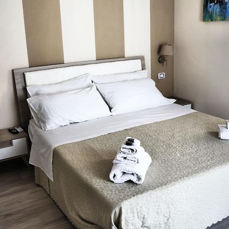 Donna Melina Bed & Breakfast Mileto Luaran gambar