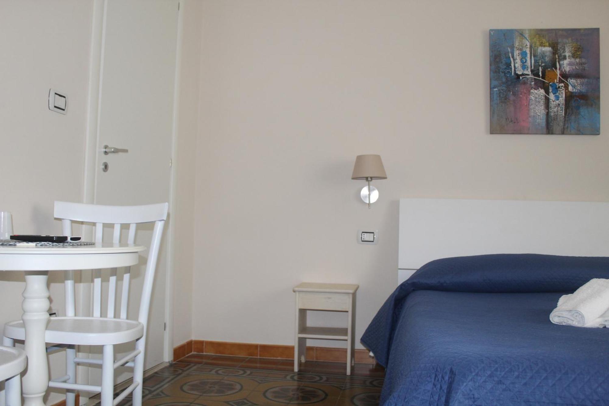 Donna Melina Bed & Breakfast Mileto Luaran gambar