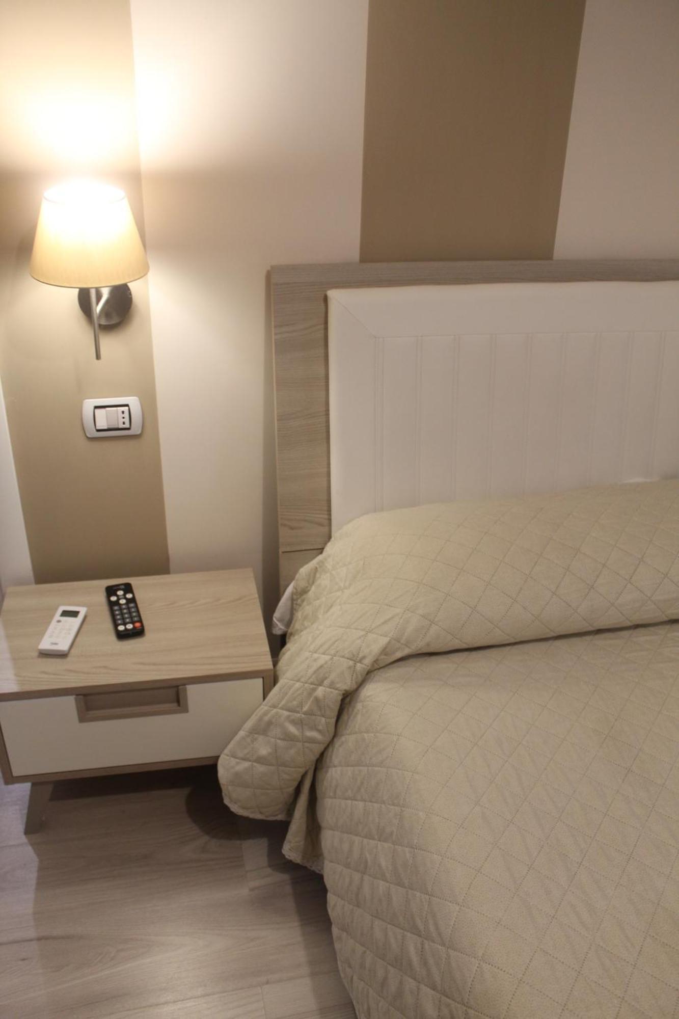 Donna Melina Bed & Breakfast Mileto Luaran gambar
